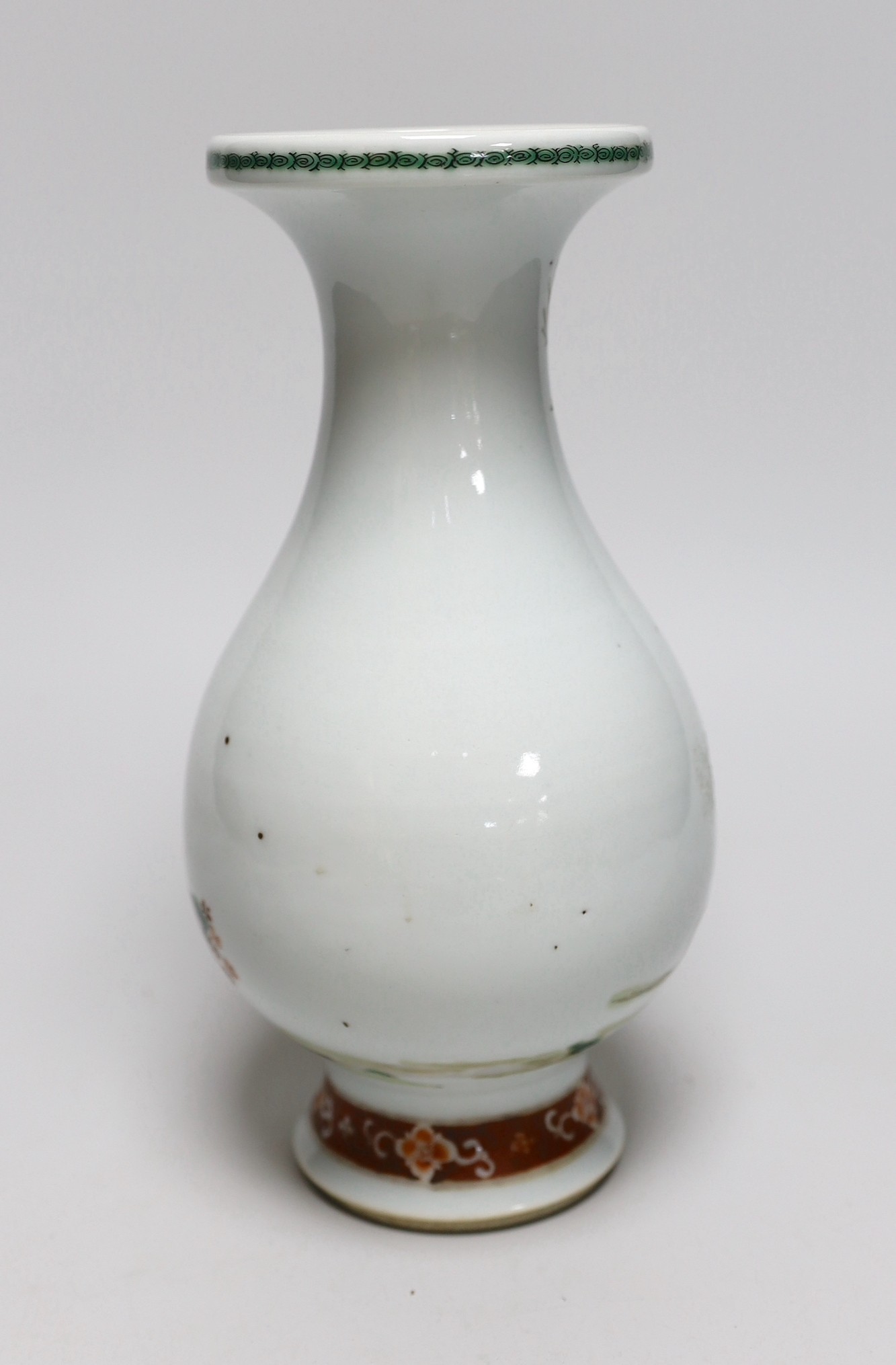 A Chinese ‘fishing’ vase, 23cm
